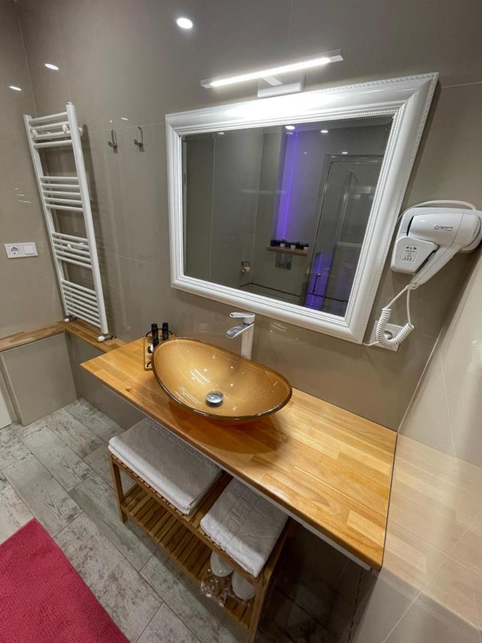 شقة Voyage Cubic Adults Only سيبيو المظهر الخارجي الصورة